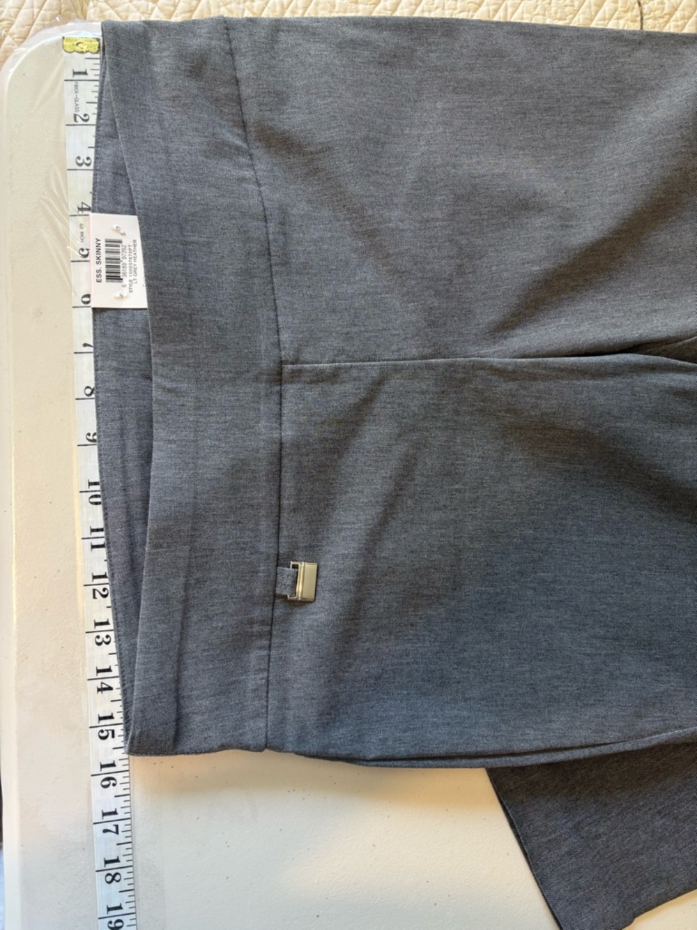Alfani Gray Grey Size 10P Cropped Dress Pants Office Romantic Pull On Tummy NWT - Picture 6 of 7